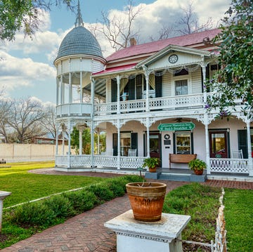 gruene mansion inn in town of gruene, texas