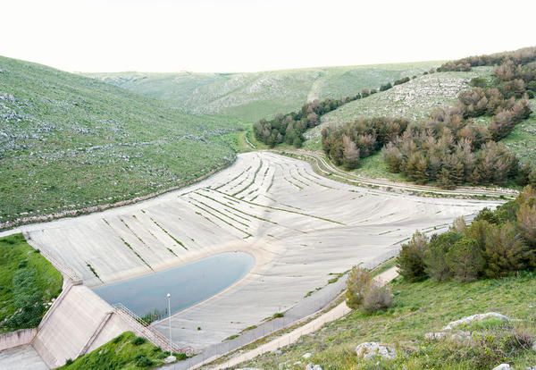 Mountain pass, Geological phenomenon, Infrastructure, Road, Mountain, Landscape, Thoroughfare, Hill, Slope, Reservoir, 