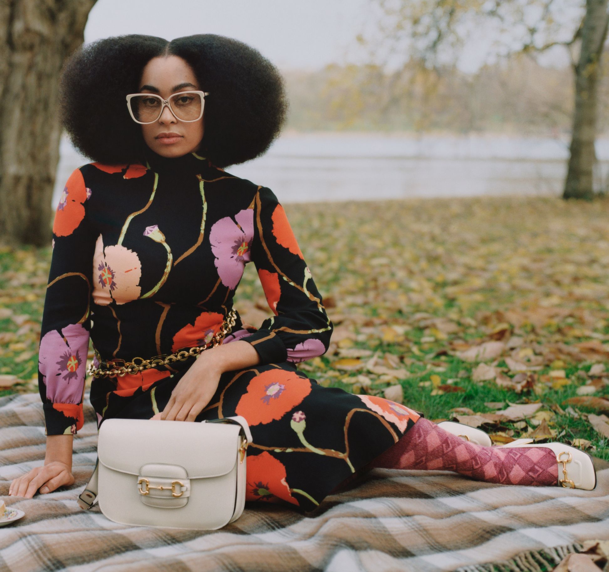 注目の新作♪【GUCCI】クリスタルホースビット シルクドレス グッチ、シグニチャーの「ホースビット」誕生70周年を祝う