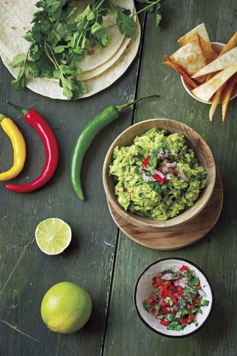 guacamole, pico de gallo y totopos