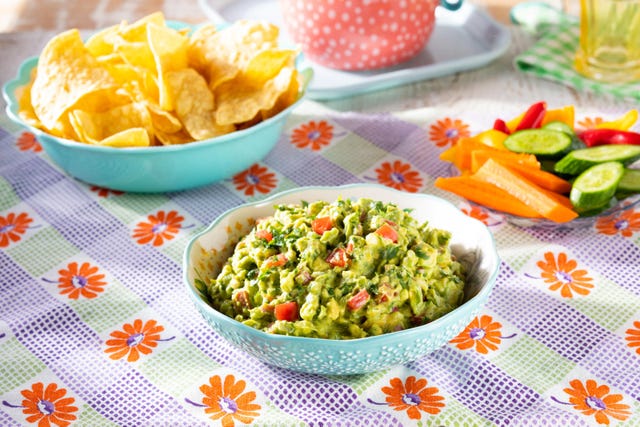 The BEST Fresh Homemade Guacamole