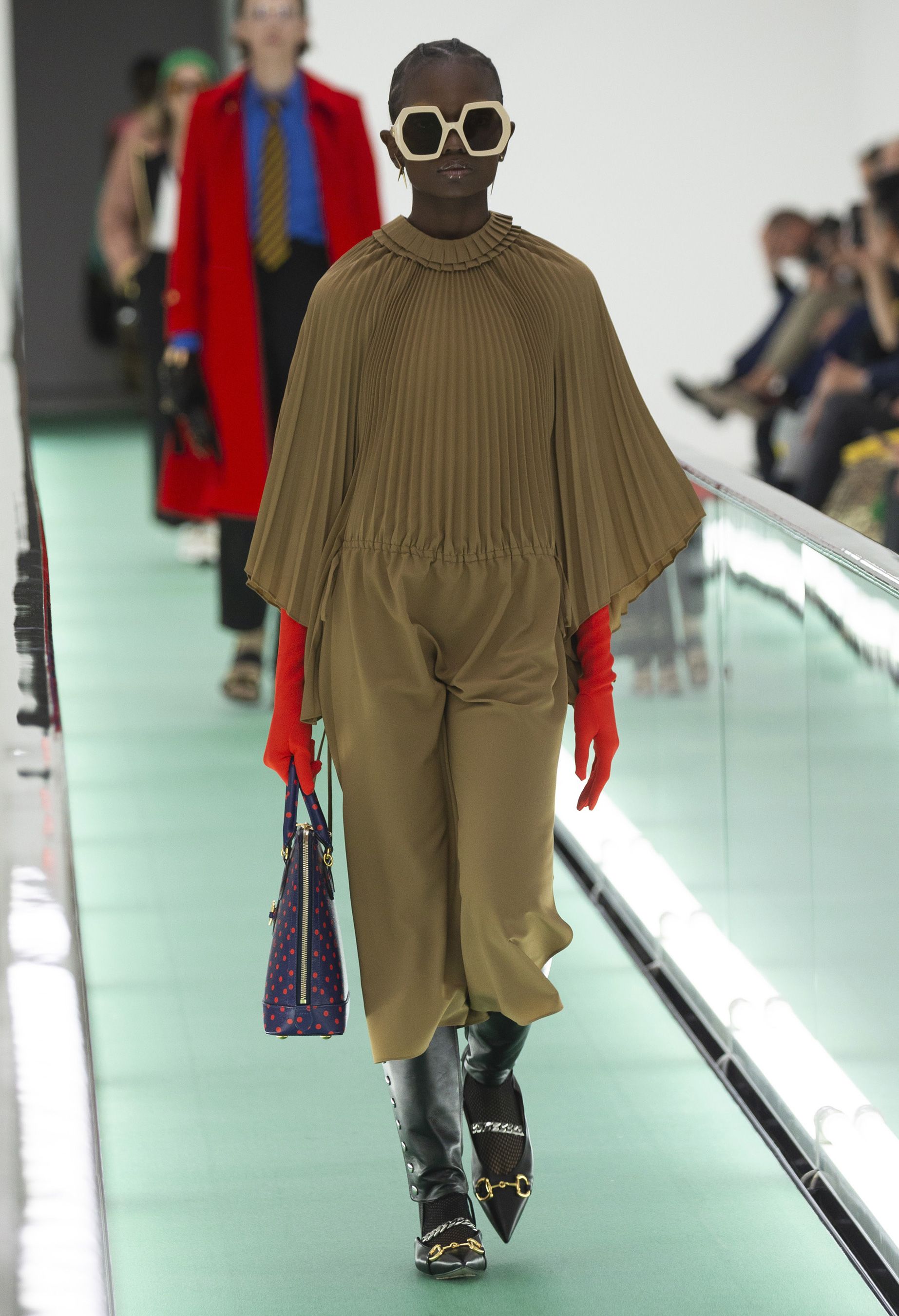 2020SS GUCCI グッチ STARS AND MOO GUCCI/グッチ シンク ラバーウオッチ 通販 - ディノス