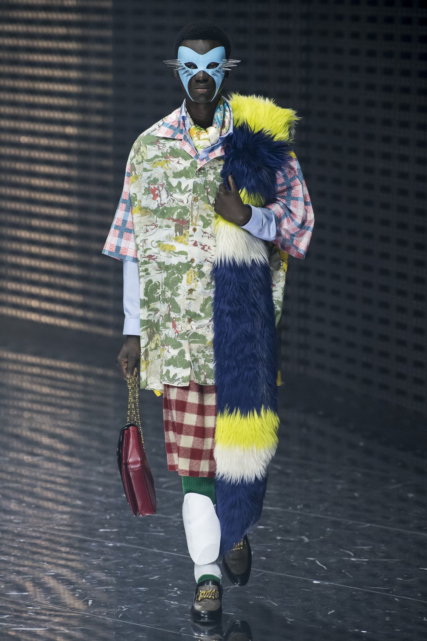 GUCCI ２０１９年秋冬　レア　ランバス柄のポンチョ GUCCI 2019年秋冬レアランバス柄のポンチョ