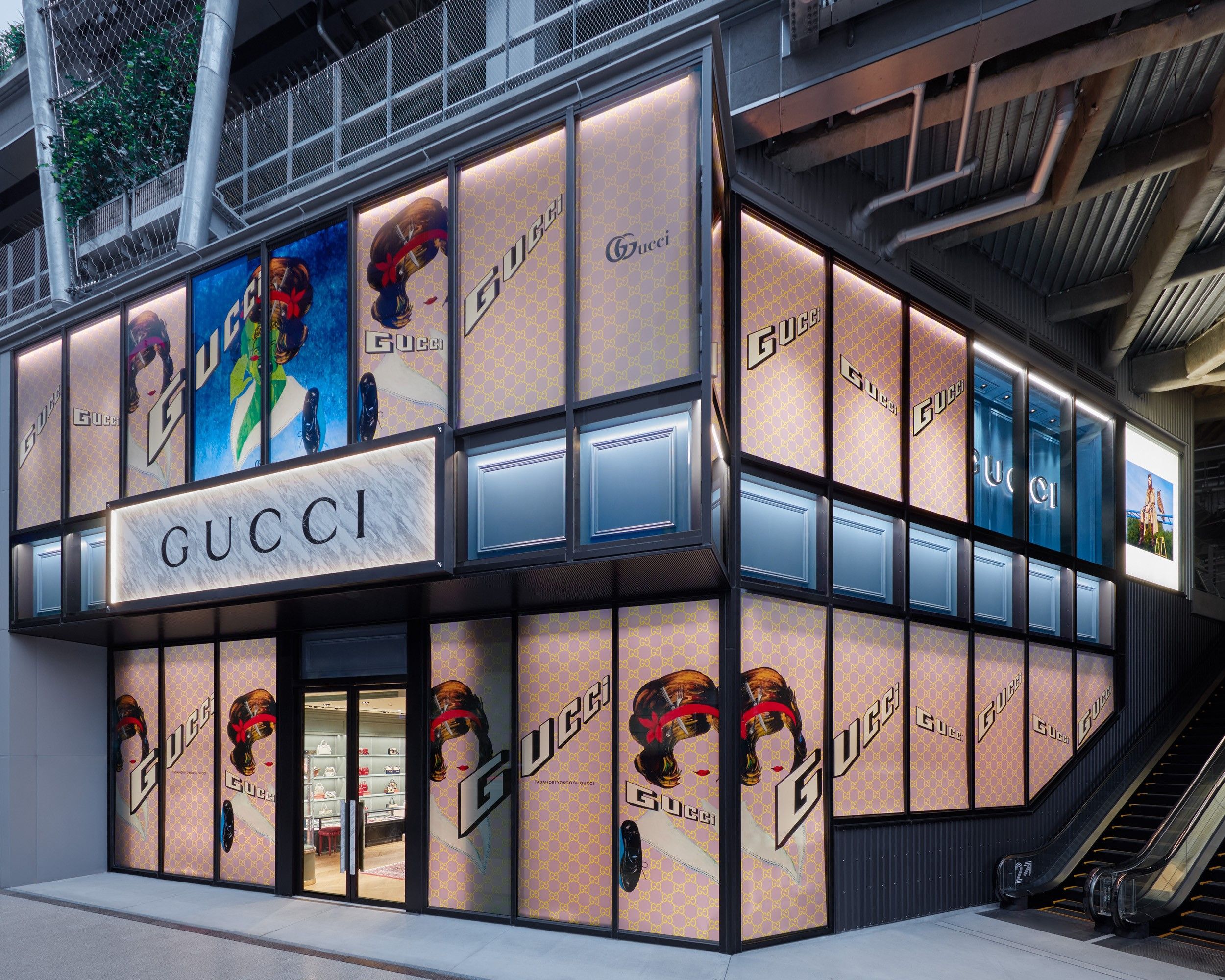 GUCCI」が渋谷「ミヤシタパーク」に新店舗をオープン ― ウィンドウには横尾忠則作品も