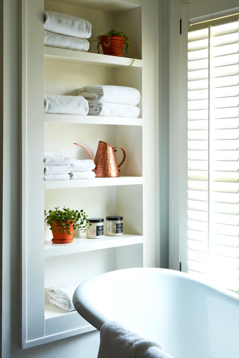 17 Great Guest Bathroom Ideas and Designer Tips