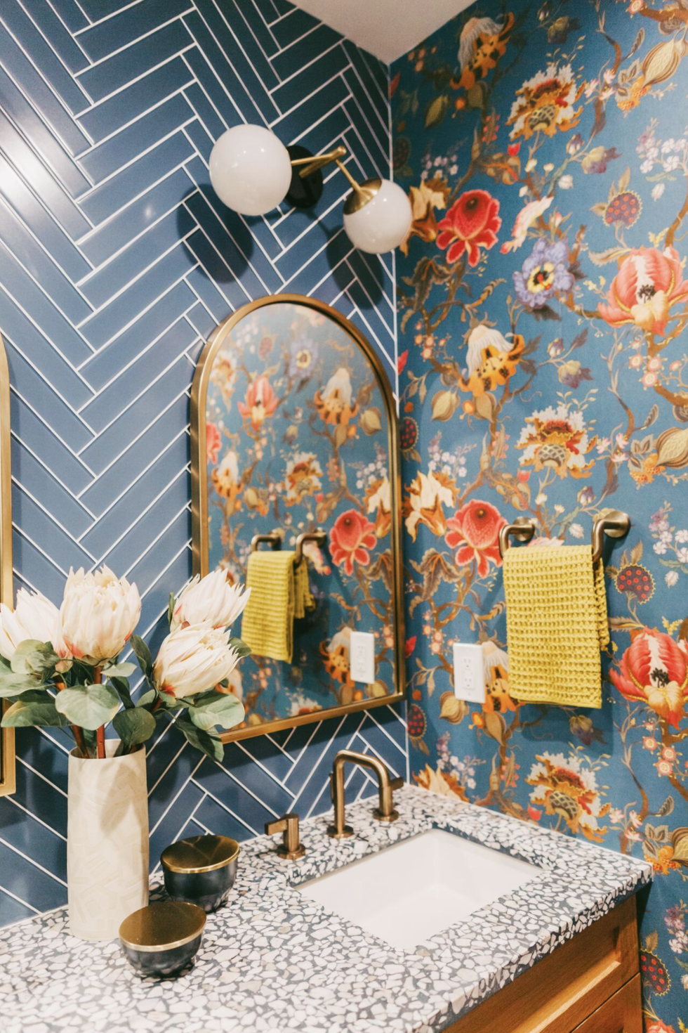28 Guest Bathroom Ideas to Make Guests Feel Welcome