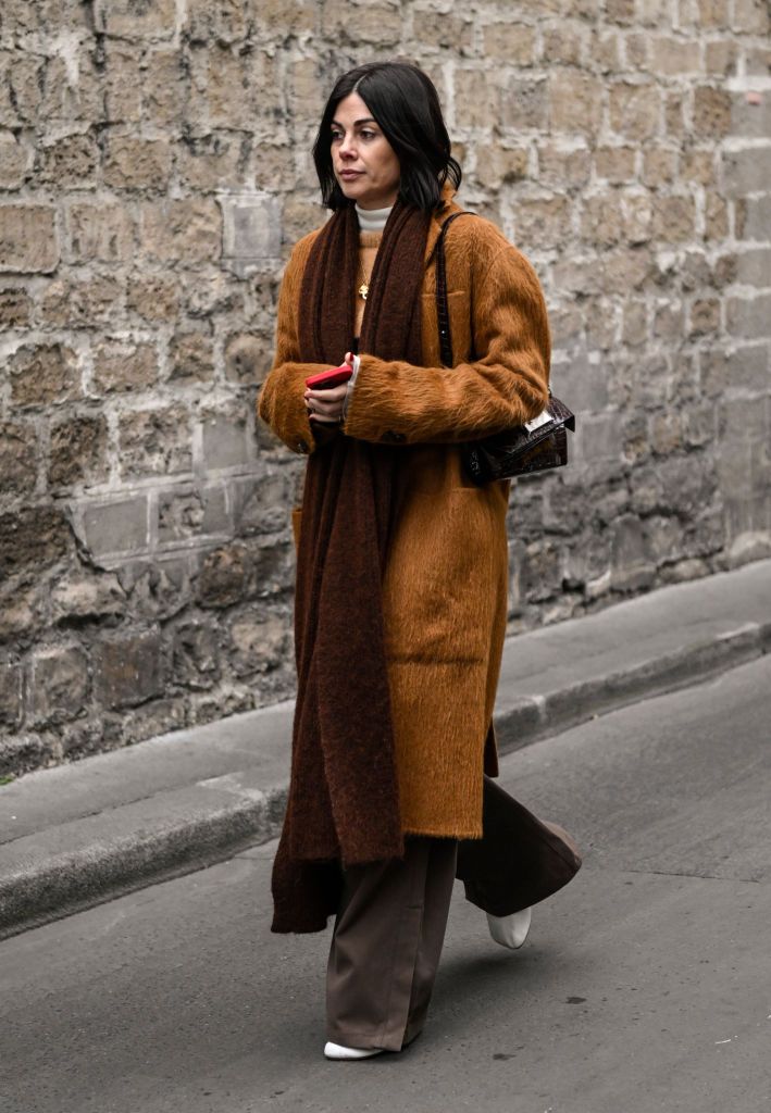 【冬のコーデをワンランクアップ♪】Louis Vuitton マフラー 1641238750_320.jpg