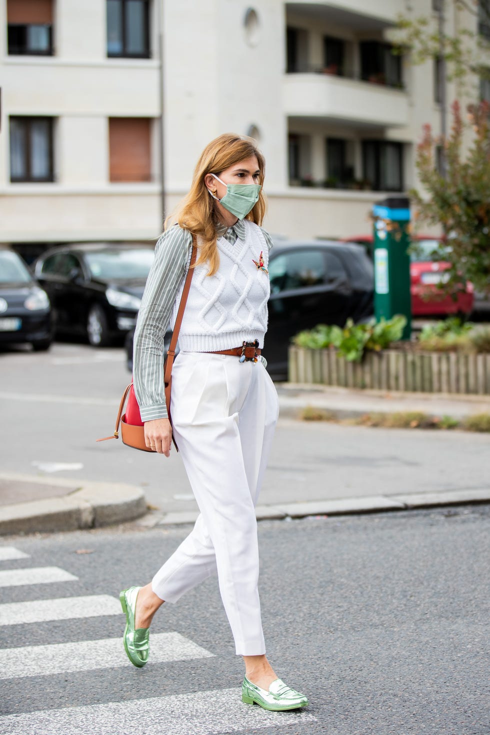 O estilo inspirador de cinco novaiorquinas (It Girls por Ale Garattoni)   Pantalones blancos invierno, Pantalón blanco mujer, Combinar pantalon blanco