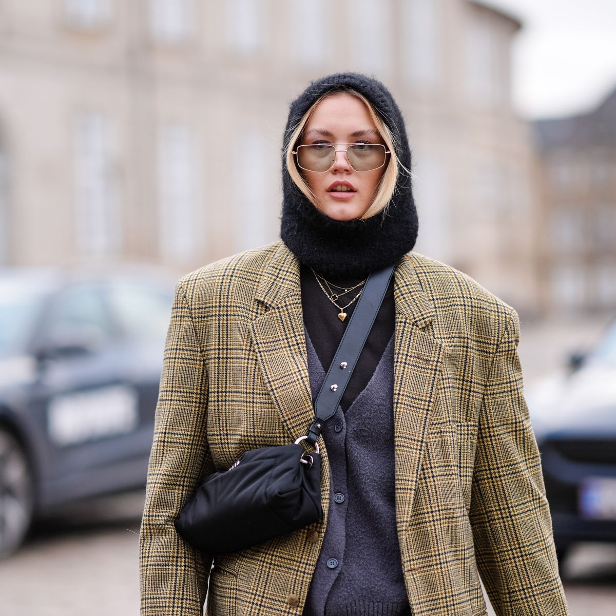 【KOOLOSET】Warmer Over Hood Knit Why you should consider a knitted hood for winter - the best
