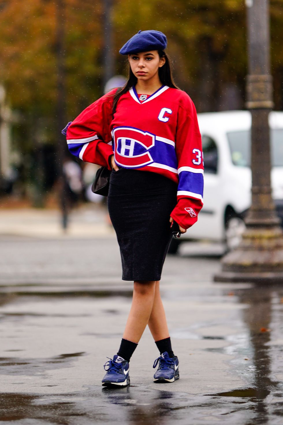 how to wear a hockey jersey fashionably