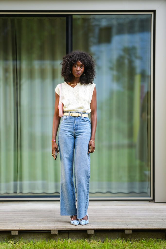 Outfit ideas with flare jeans  Bell bottom pants outfit How to style bell  bottom pants Outfits with bell bottom pants
