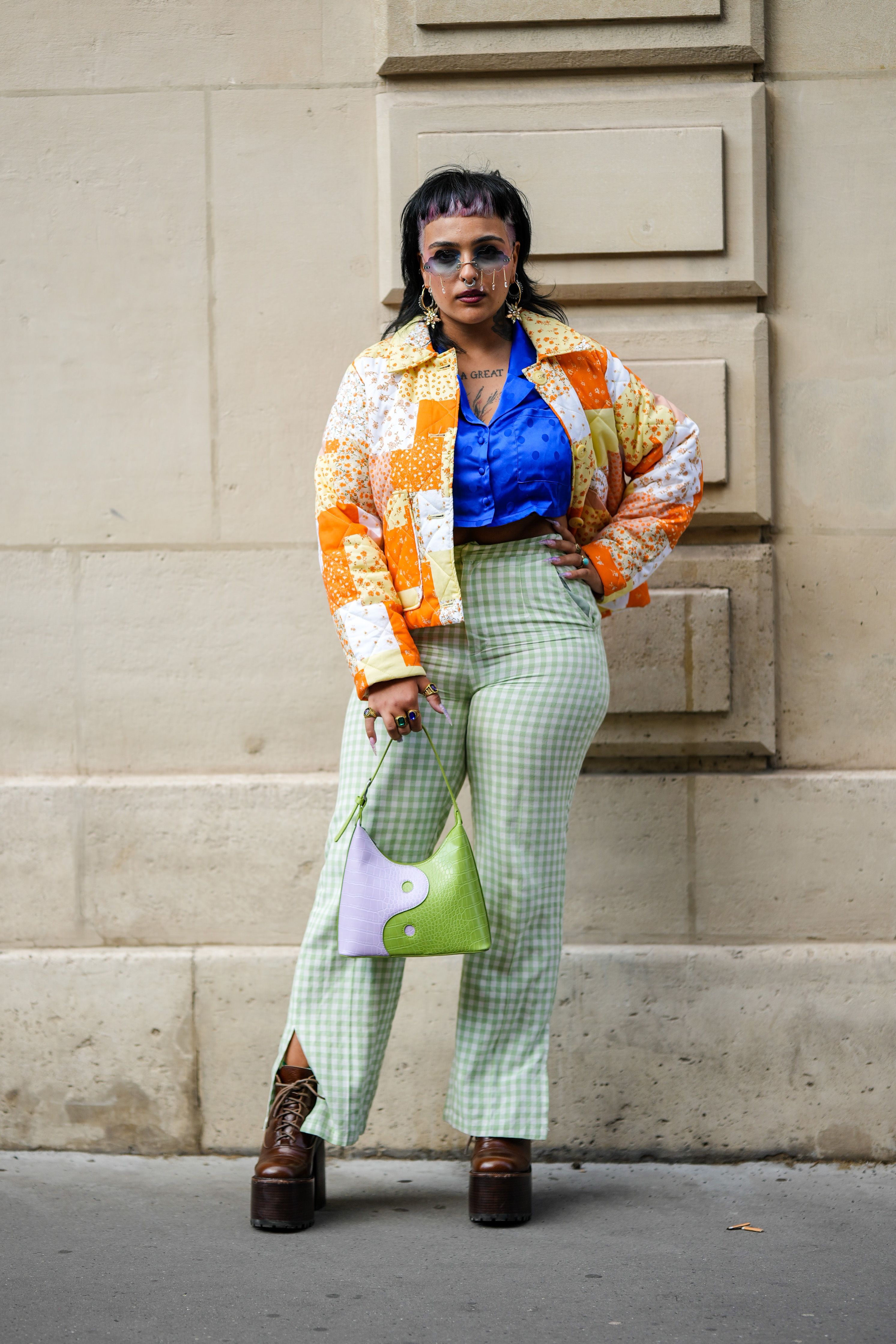 Street Style Fashion with Fantastic Mirrored Sunglasses - Gorgeous