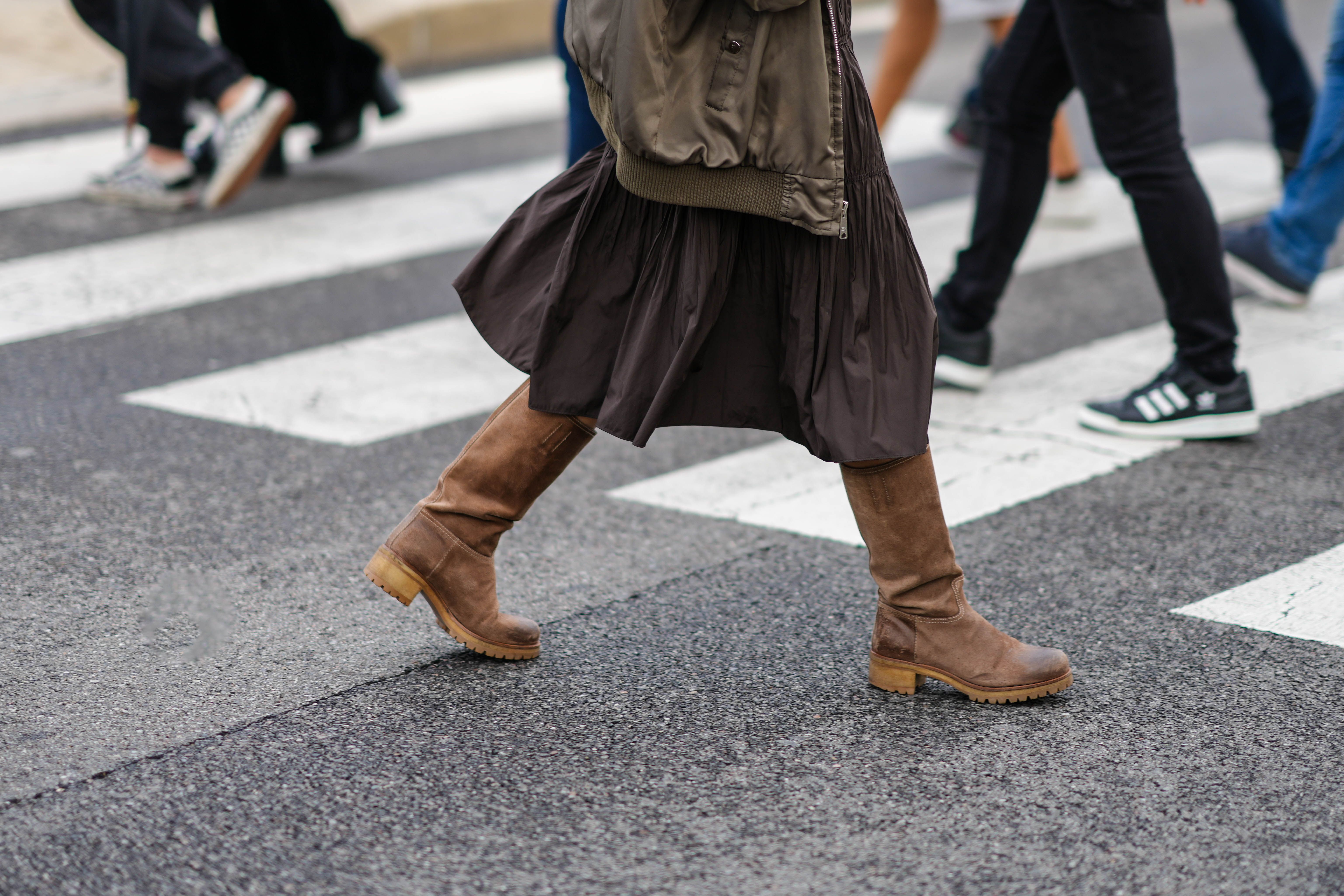 15 Fall Boot Outfits That Are Easy and Chic