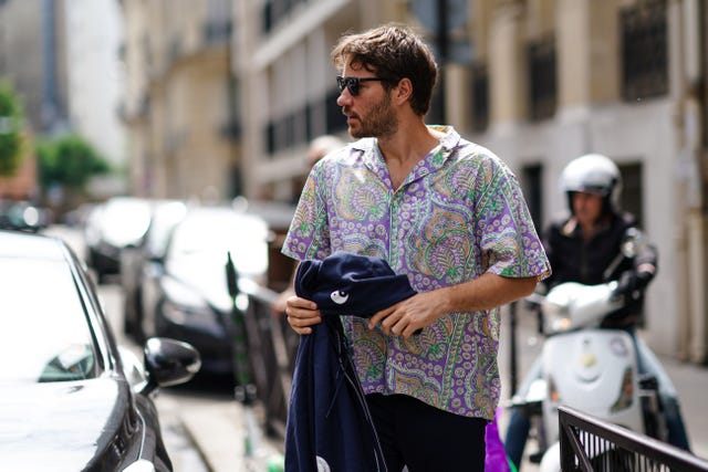 La camicia a maniche corte dell estate 2021 si indossa cosi