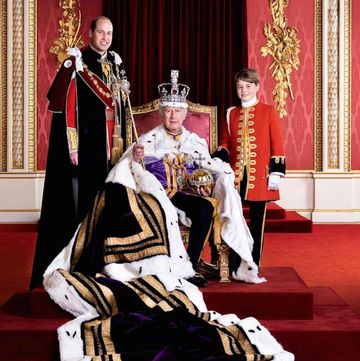 el presente y el futuro de la monarquía británica en los nuevos retratos de la coronación de carlos iii y camila
