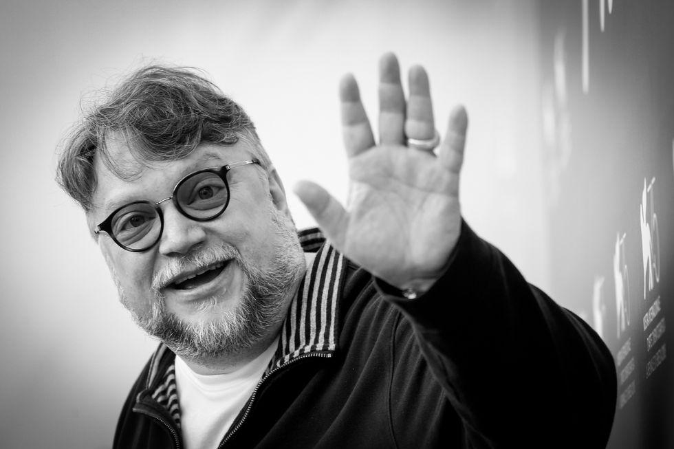 Guillermo del Toro blanco y negro