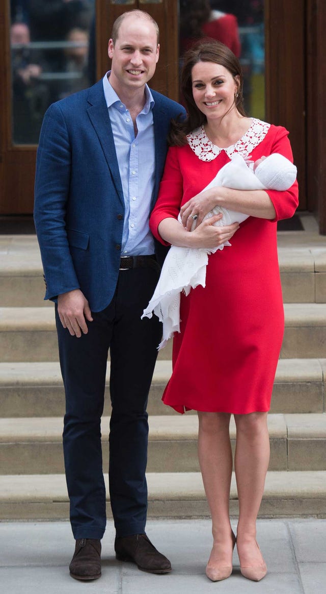 Kate y Guillermo, padres de un niño