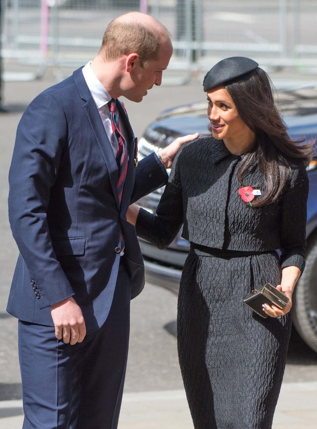 Guillermo de Inglaterra, muy preocupado por Meghan y su hermano Harry