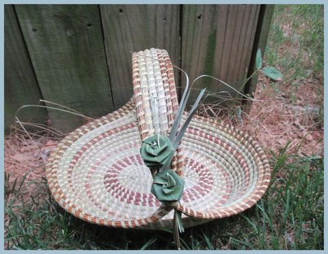 gullah geechee craftswomen preserve african traditions and utilitarian art for over 400 years