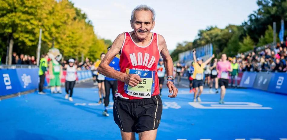 günter hallas, ganador del maratón de berlín 2024