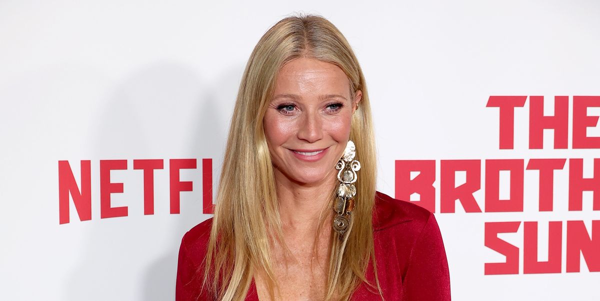 https://hips.hearstapps.com/hmg-prod/images/gwyneth-paltrow-attends-the-los-angeles-premiere-of-news-photo-1704447139.jpg?crop=1.00xw:0.752xh;0,0.0288xh&resize=1200:*