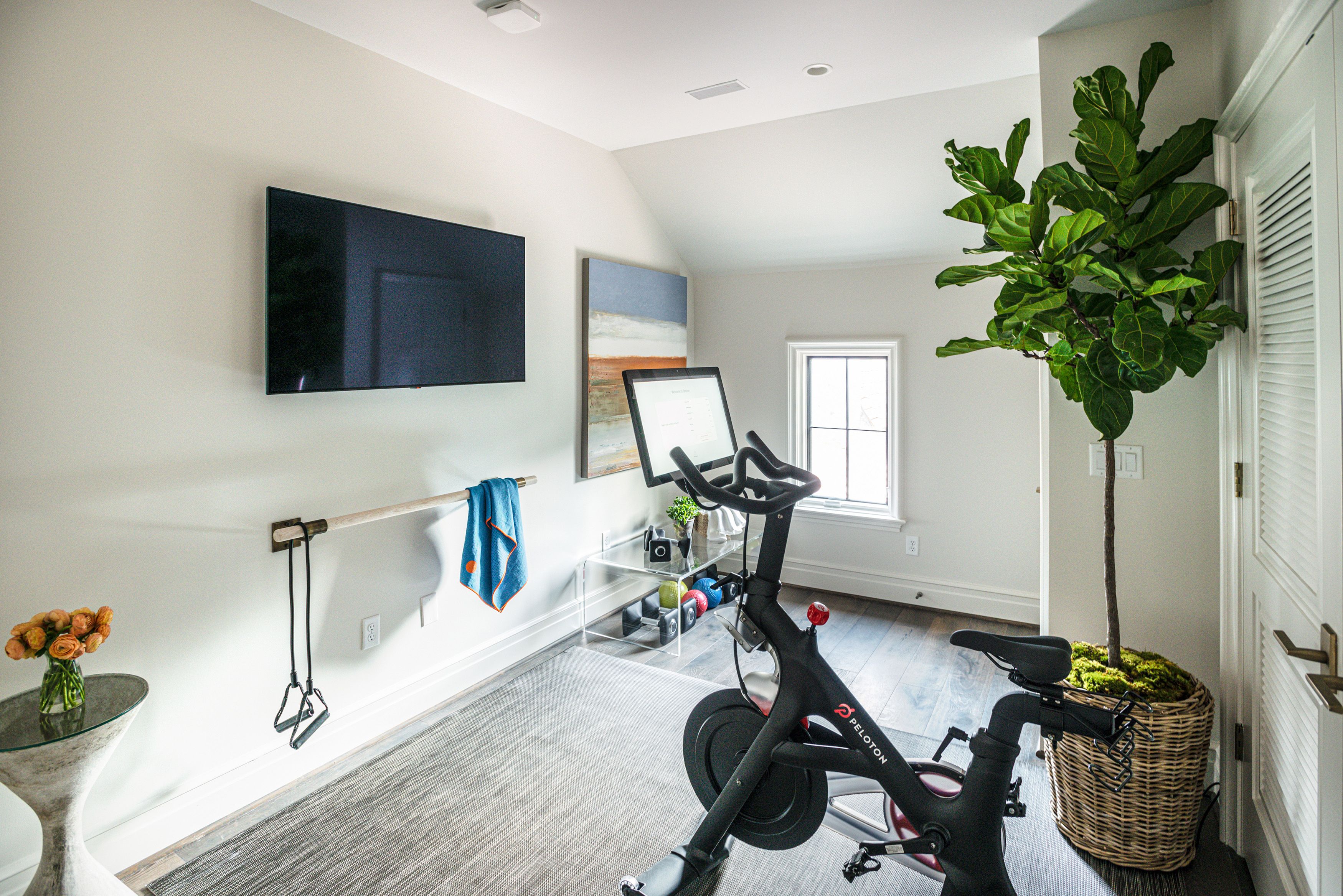 How to Decorate a Yoga Room + 6 Tips to Create the Perfect