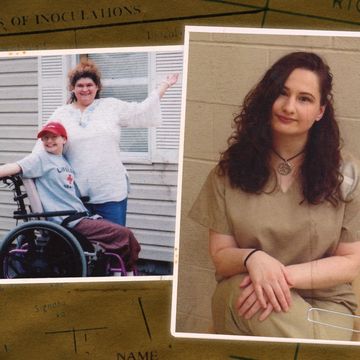 gypsy rose blanchard in a wheelchair with her mom, gypsy rose blanchard in prison