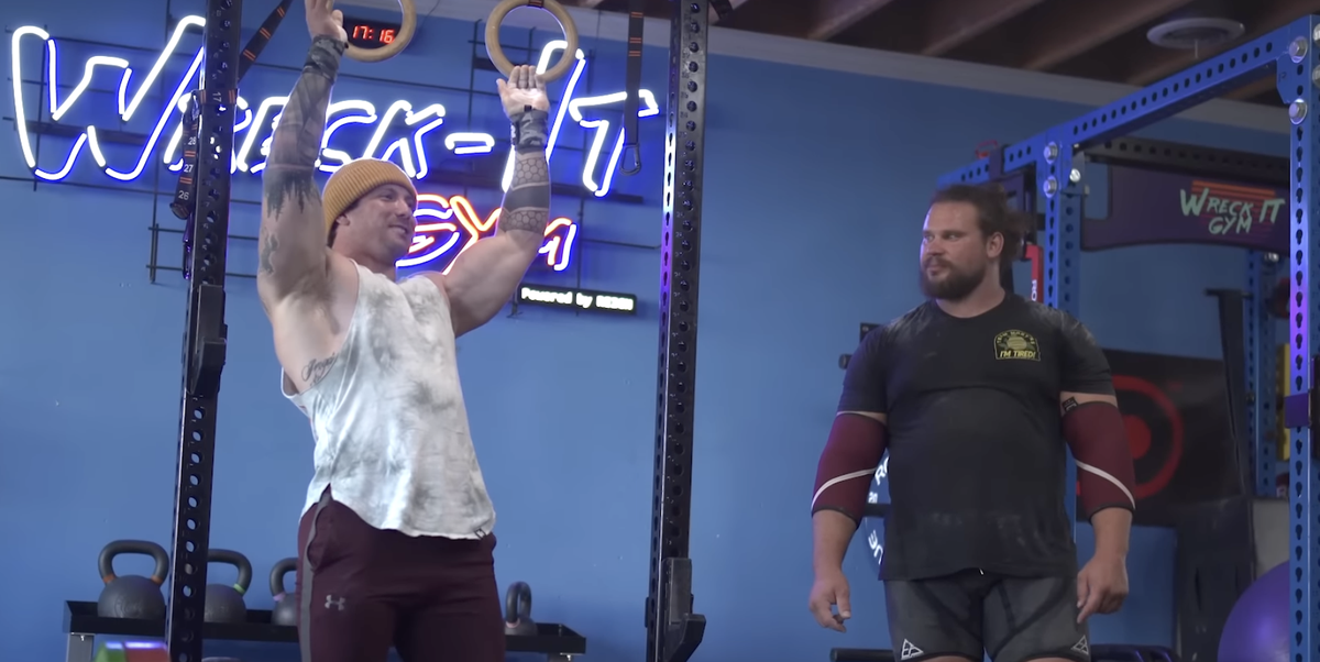 Regardez Powerlifter prendre Strongman Workout avec Martins Licis