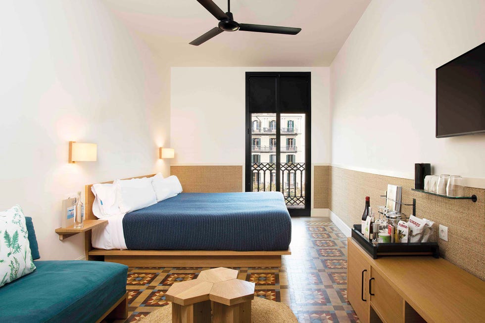 Bedroom, Furniture, Room, Bed, Property, Interior design, Building, Bed sheet, Bed frame, Wall, 