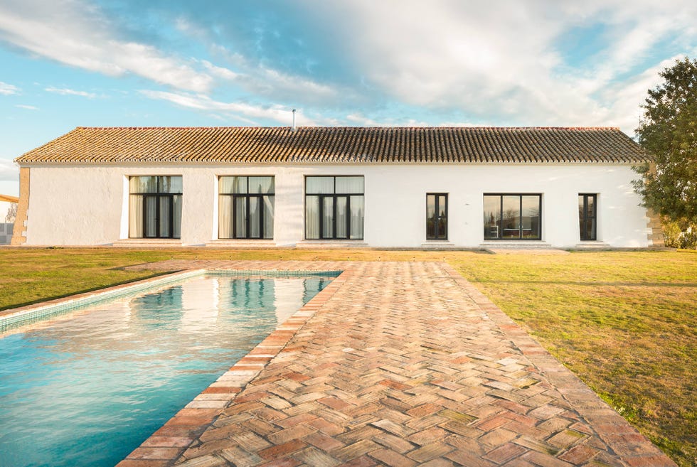 hacienda andaluza con piscina