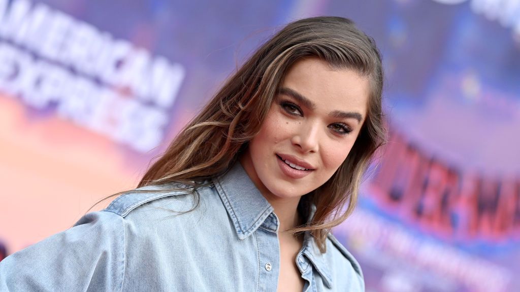 preview for Hailee Steinfeld plays Spill the Tea with Cosmo UK