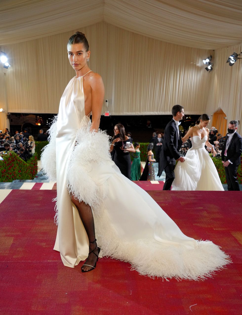 new york, new york   may 02 exclusive coverage hailey bieber arrives at the 2022 met gala celebrating in america an anthology of fashion at the metropolitan museum of art on may 02, 2022 in new york city photo by kevin mazurmg22getty images for the met museumvogue