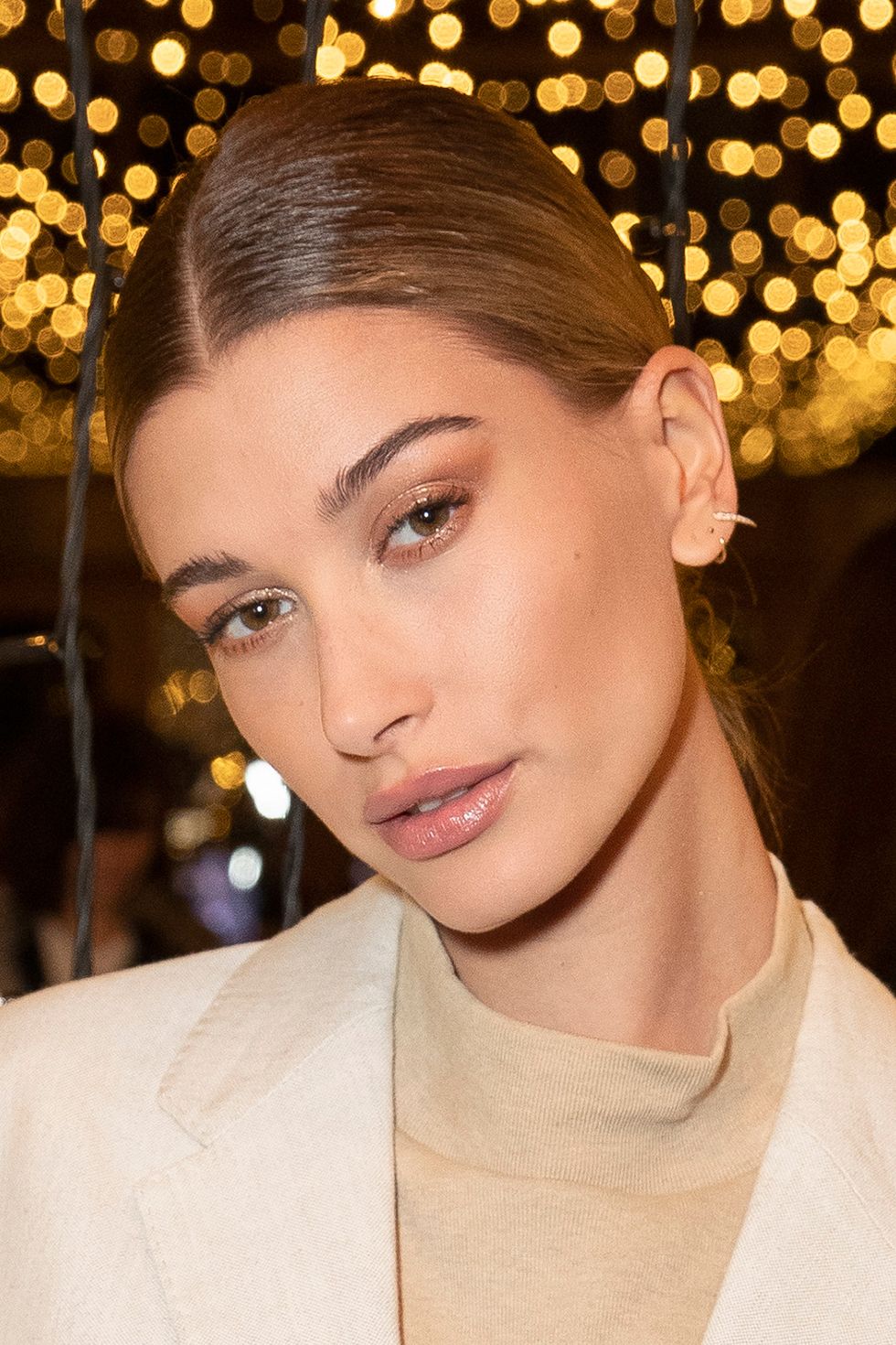 Hailey Bieber’s easy contouring trick