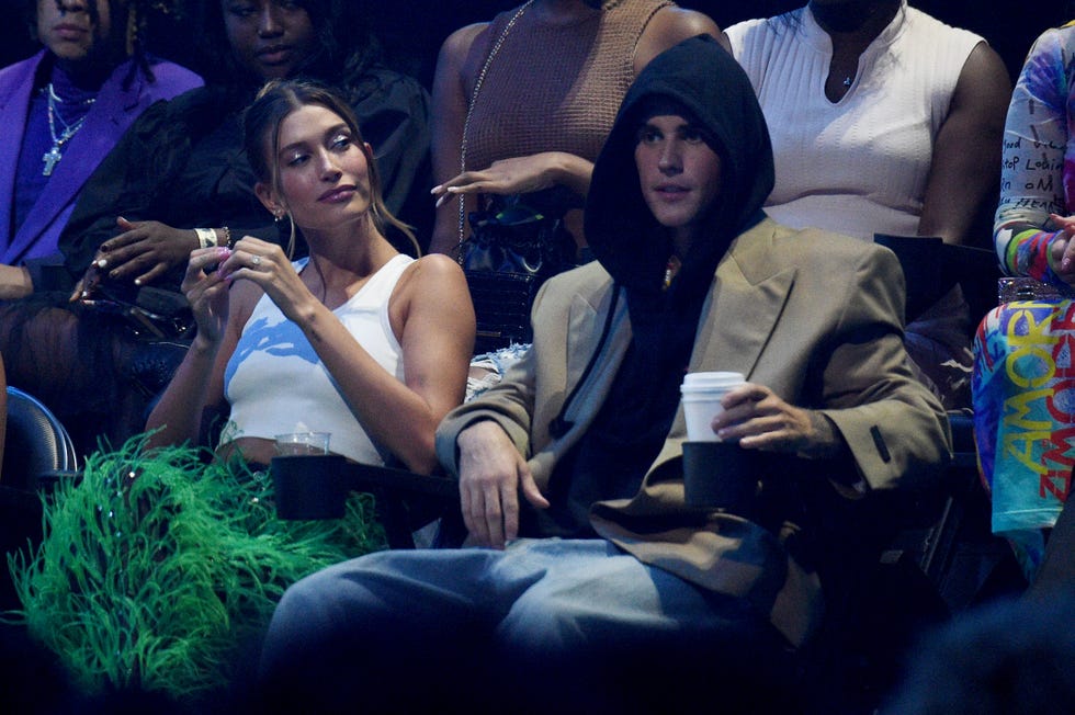 hailey and justin bieber at the 2021 mtv video music awards