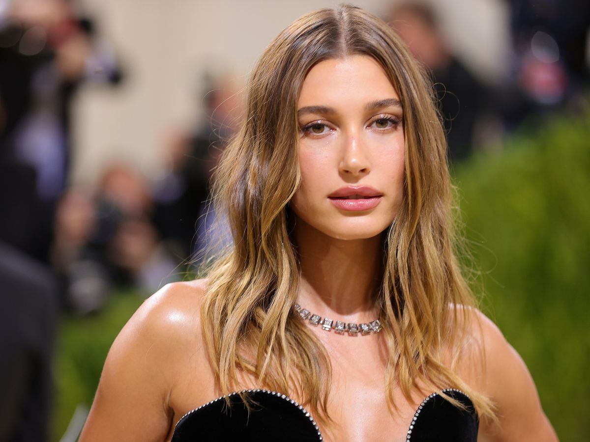 The Biggest Hair Trends Of 2022, According To Hairstylists