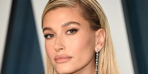 hailey bieber’s honeybrown hair is our new colour inspiration