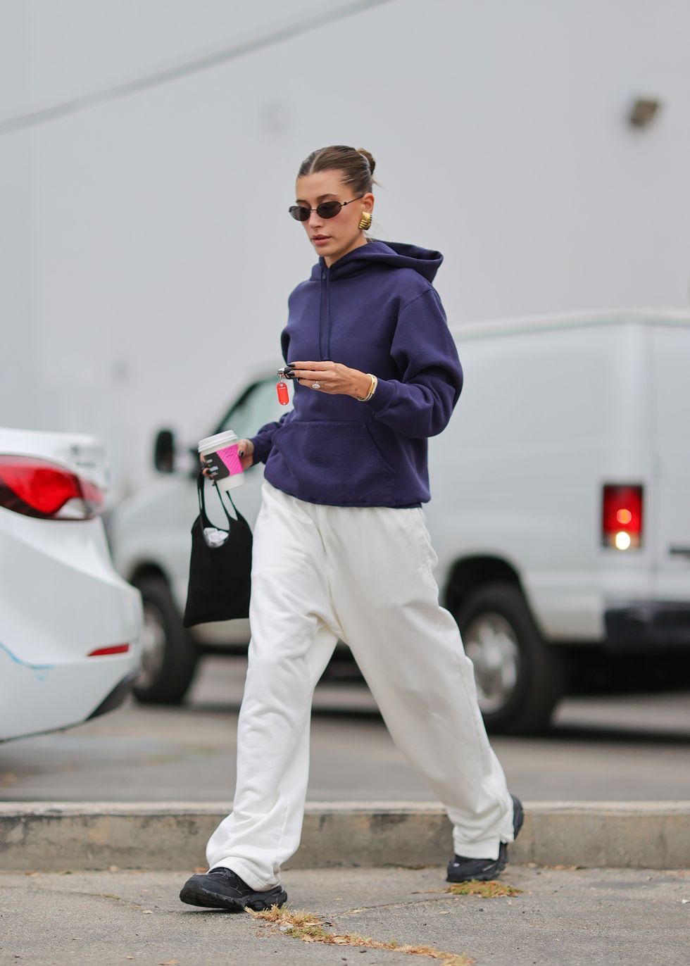 Hailey Bieber Street Style 2021: See All Of Her Best Looks Here –  StyleCaster