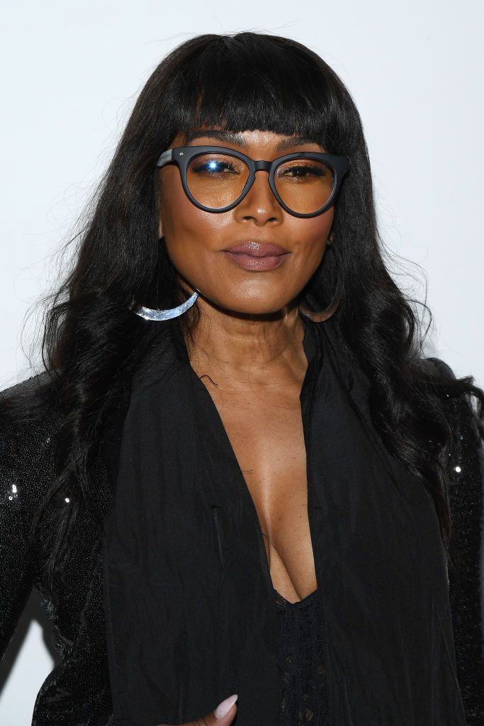hairstyles for women over 50 angela bassett with severe bangs
