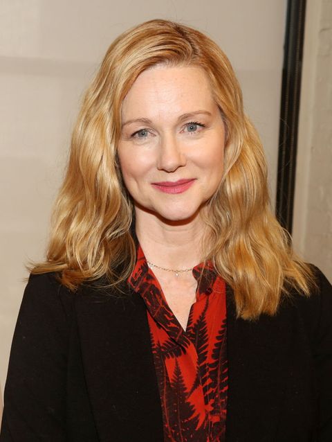 hairstyles for women over 50 laura linney with beachy waves