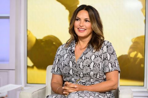 hairstyles for women over 50 mariska hargitay with soft curls