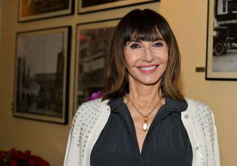 hairstyles for women over 50 mary steenburgen with choppy bangs