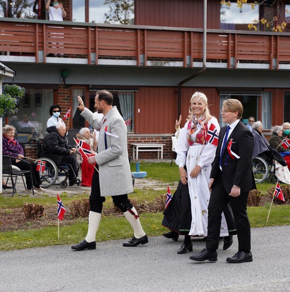 la familia real noruega celebra el día nacional más atípico