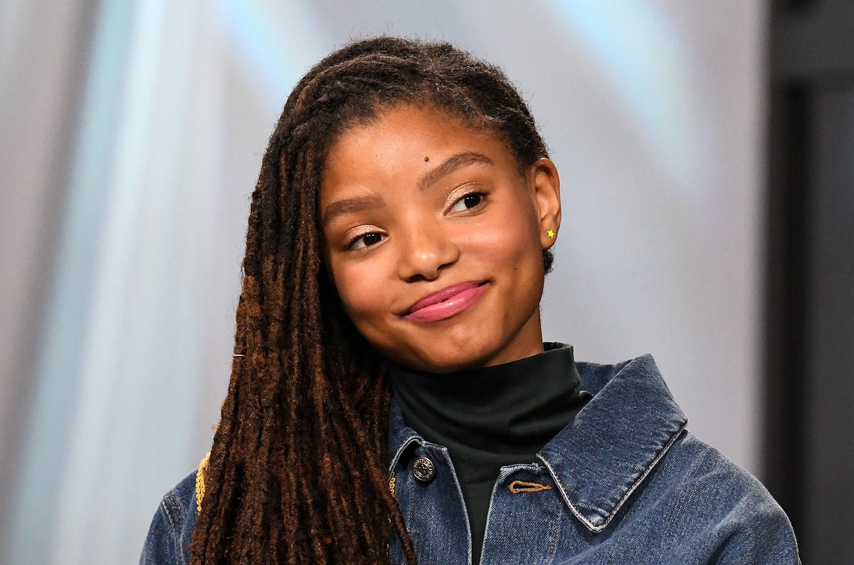 halle-bailey-of-r-b-duo-chloe-x-halle-visits-build-to-news-photo-875526188-1562600090.jpg?crop=0.662xw:1.00xh;0.199xw,0.00242xh&resize=1200:*