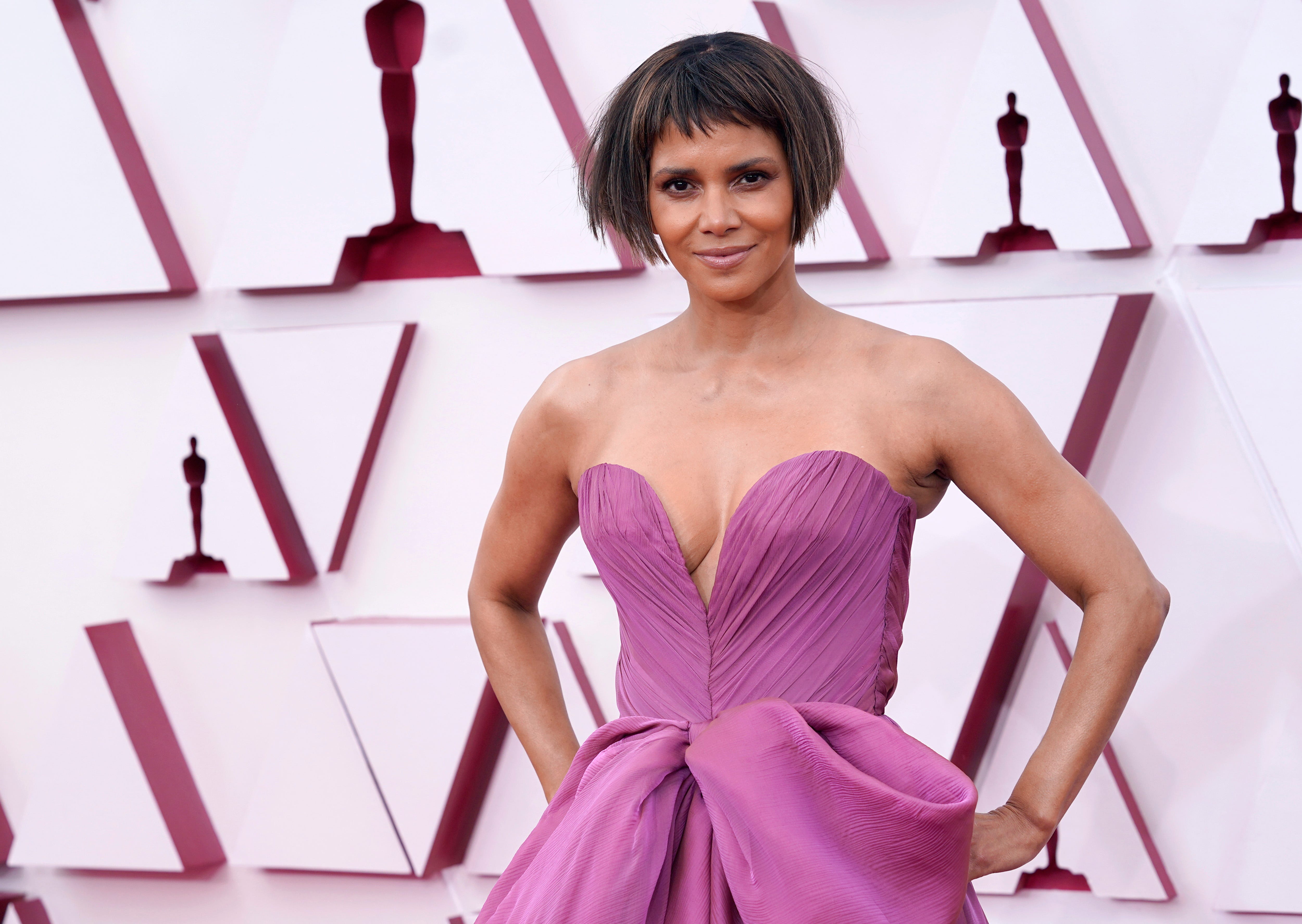 Halle berry discount oscar dress 2019