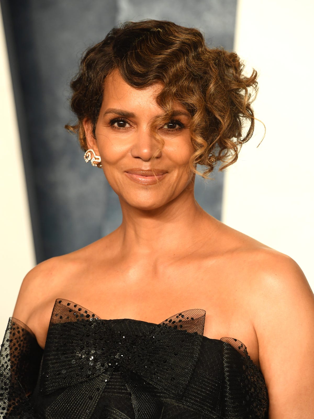 Halle Berry drinking wine naked on a balcony is a bank hol mood