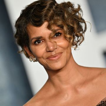 halle berry at the 2023 vanity fair oscar party hosted by radhika jones arrivals