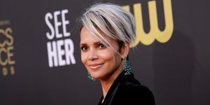 halle berry at 27th annual critics choice awards arrivals