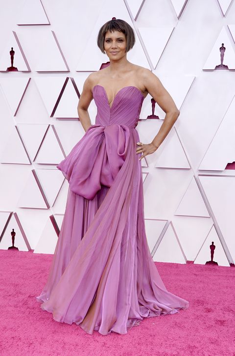 93rd annual academy awards   arrivals  halle berry