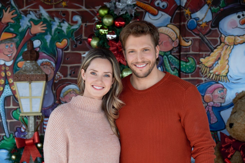 Hallmark Christmas Movies 2019 - Picture a Perfect Christmas 