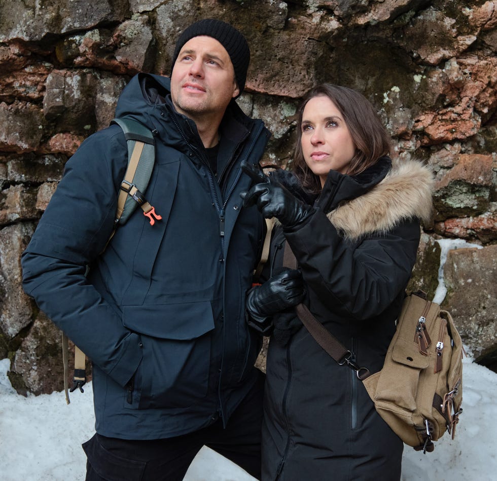 hallmark countdown to christmas movies schedule 2024